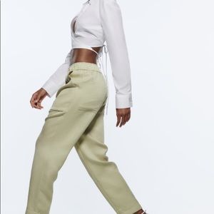 Zara pants with pockets , medium . Pistachio green color